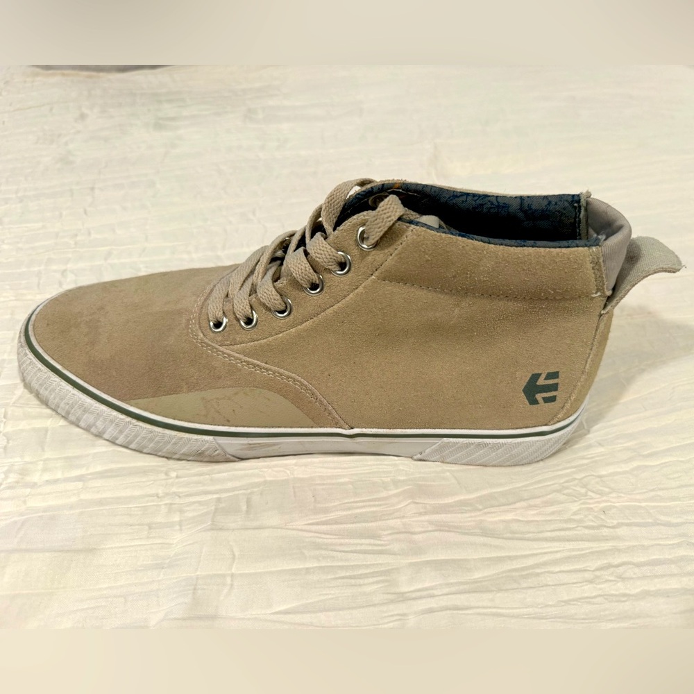 Etnies Jameson Vulc MT High Tops! Worn Twice, Like New! Style & Comfort! Size 9